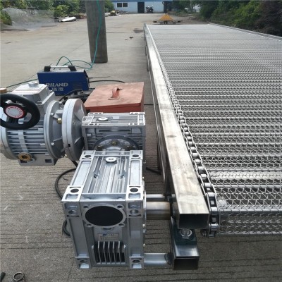 工業(yè)重型鏈條網帶輸送機果蔬清洗304不銹鋼多層網帶式爬坡提升機