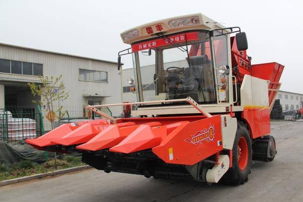 國(guó)豐4行國(guó)豐4YZP-4E型自走式玉米收獲機(jī)