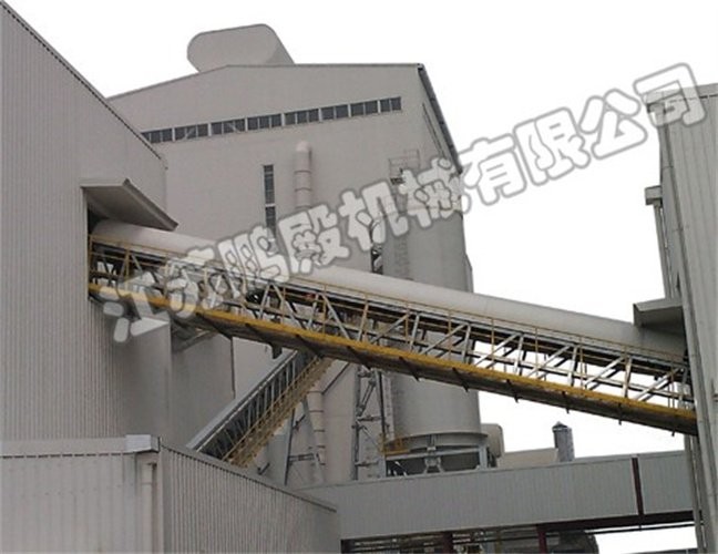 礦用爬坡皮帶式輸送機(jī) 爬坡上料傳輸機(jī) 傳送帶 運(yùn)行穩(wěn)定 操作簡(jiǎn)單