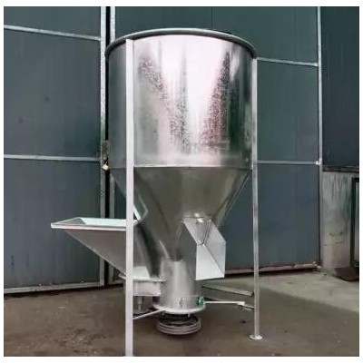 豬飼料攪拌機(jī) 300公斤拌料機(jī) 可移動的攪拌機(jī) （面議）